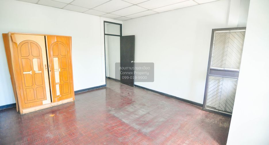 Casa adosada en venta de 3 habitaciones en Bang Khen, Bangkok
