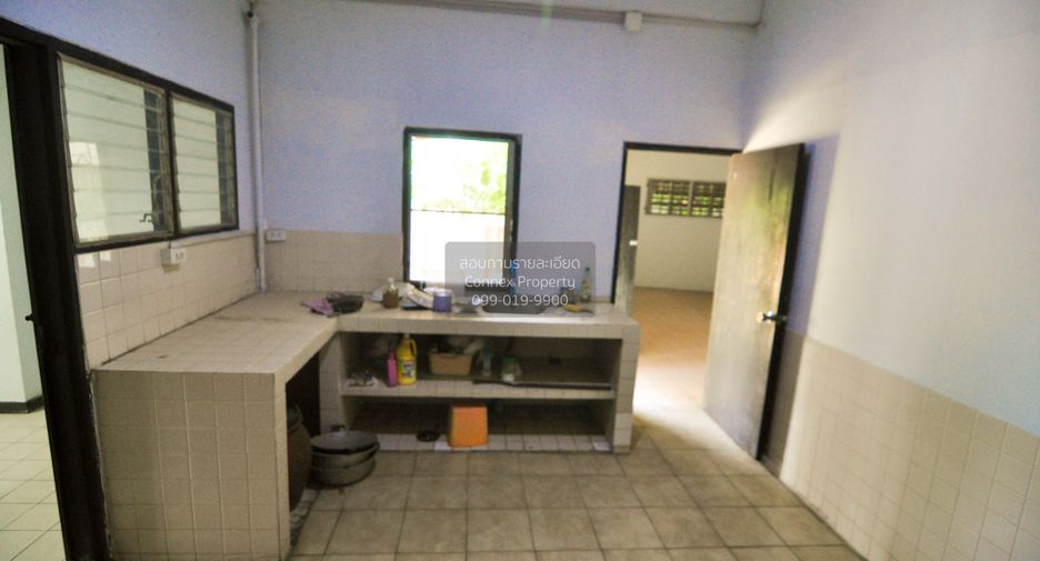Casa adosada en venta de 3 habitaciones en Bang Khen, Bangkok