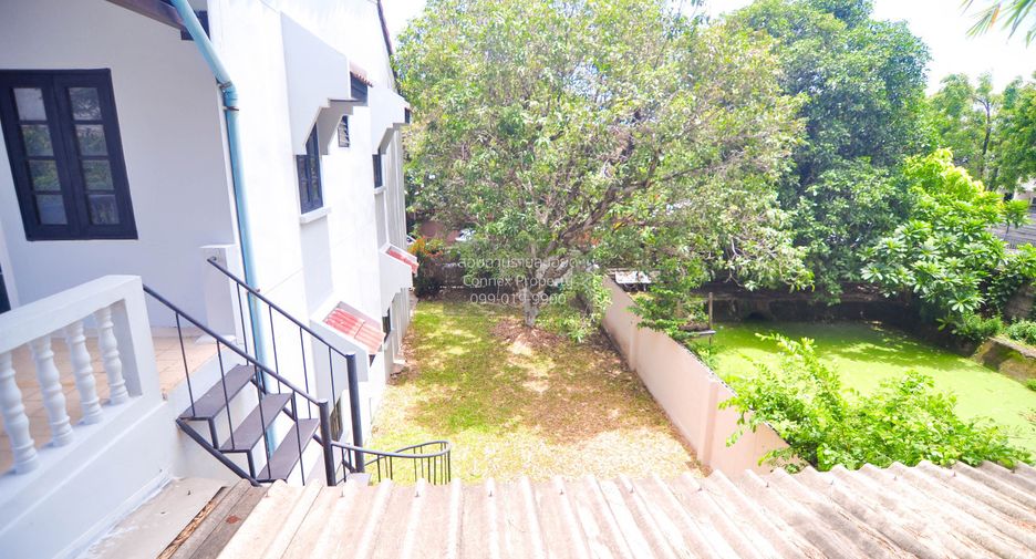 Casa adosada en venta de 3 habitaciones en Bang Khen, Bangkok