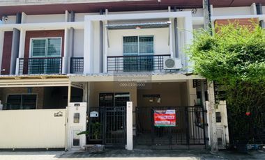 For sale 3 ベッドルーム townhouse in Sam Phran, Nakhon Pathom