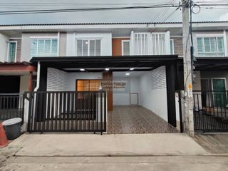 Reihenhaus zum Kauf mit 3 Zimmer in Bang Yai, Nonthaburi