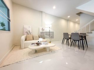 Casa adosada en venta de 2 habitaciones en Mueang Nonthaburi, Nonthaburi