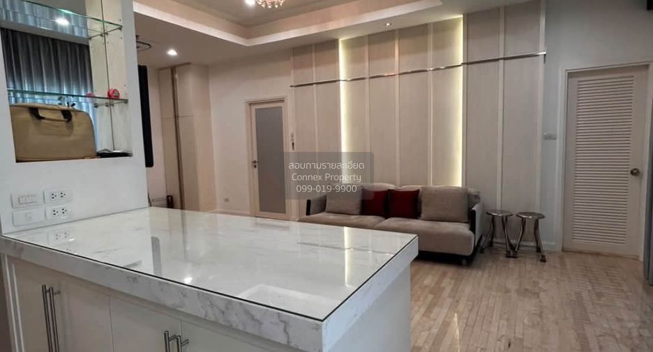 For sale 3 bedrooms condo in Chatuchak, Bangkok