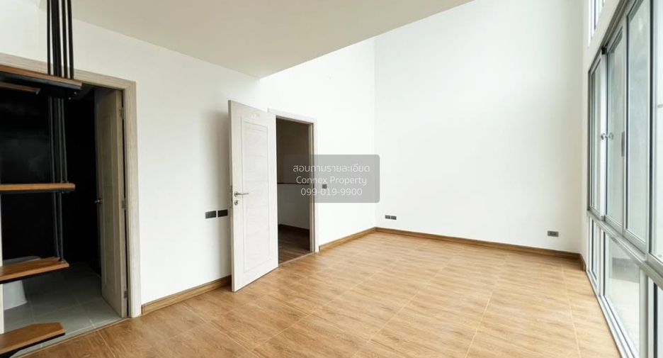 Casa adosada en venta de 3 habitaciones en Thung Khru, Bangkok