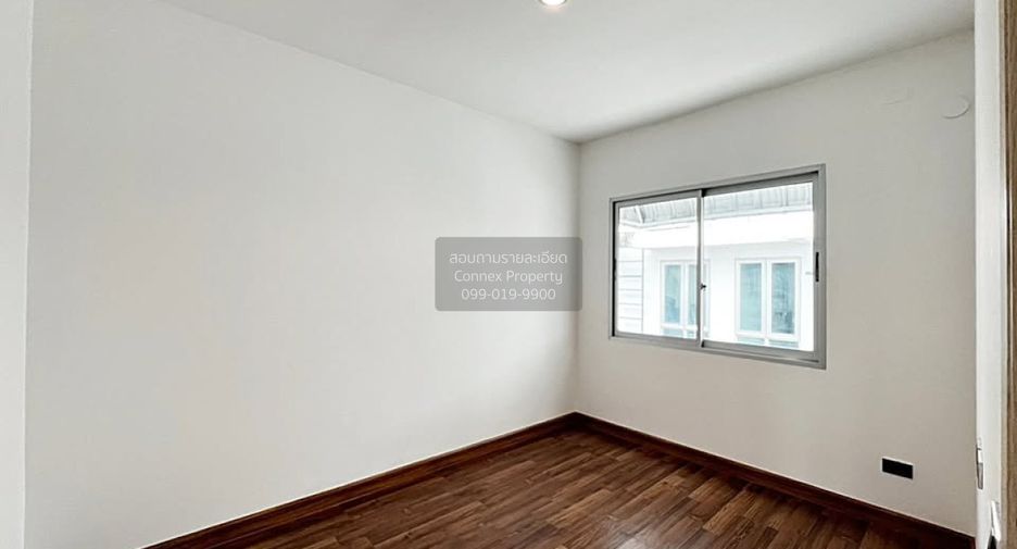 Casa adosada en venta de 3 habitaciones en Thung Khru, Bangkok