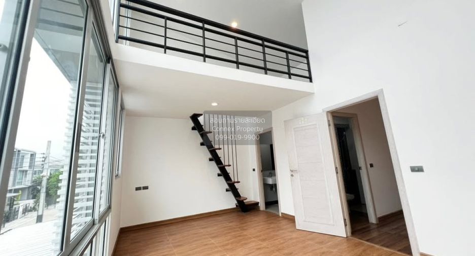 Casa adosada en venta de 3 habitaciones en Thung Khru, Bangkok
