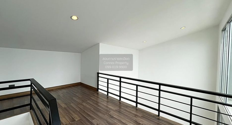 Casa adosada en venta de 3 habitaciones en Thung Khru, Bangkok