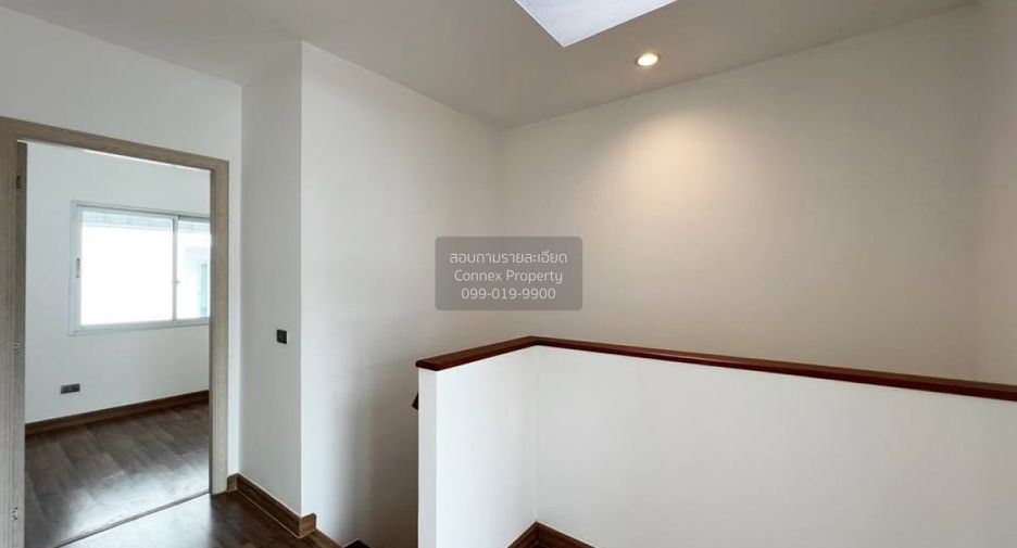 Casa adosada en venta de 3 habitaciones en Thung Khru, Bangkok