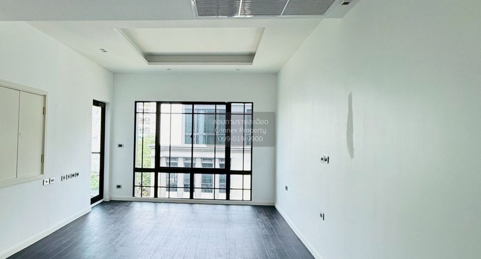Casa adosada en venta de 3 habitaciones en Lat Phrao, Bangkok