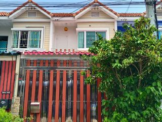 For sale 2 bedrooms townhouse in Phra Samut Chedi, Samut Prakan