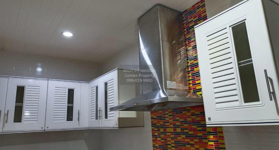 For sale 2 bedrooms townhouse in Phra Samut Chedi, Samut Prakan