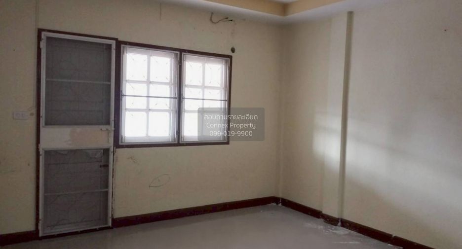 Reihenhaus zum Kauf mit 2 Zimmer in Khlong Sam Wa, Bangkok