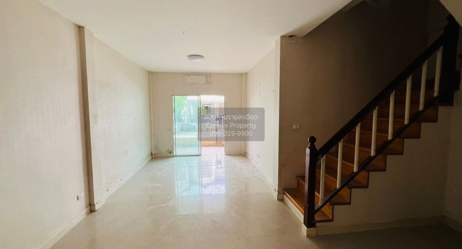 Casa adosada en venta de 3 habitaciones en Don Mueang, Bangkok