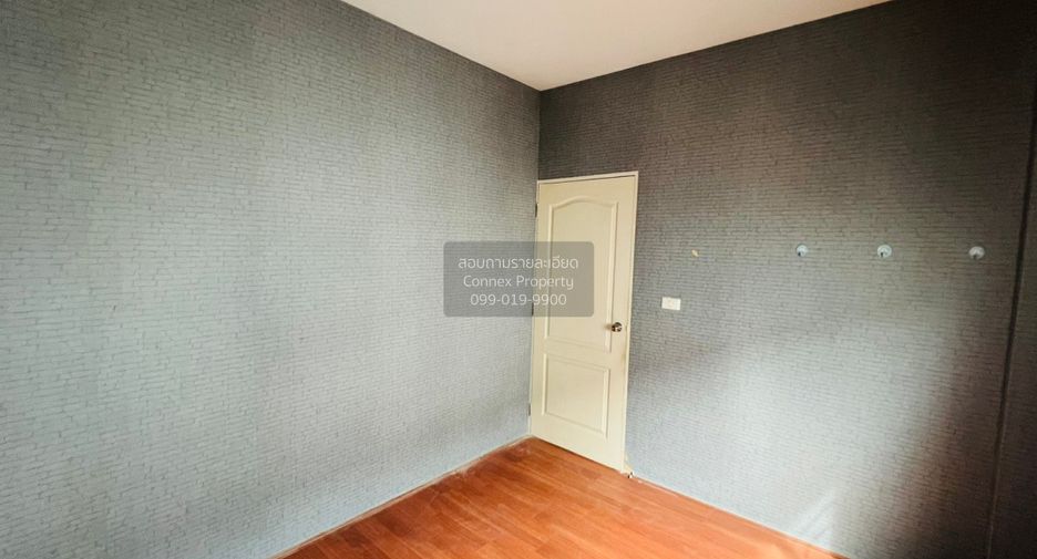 Casa adosada en venta de 3 habitaciones en Don Mueang, Bangkok