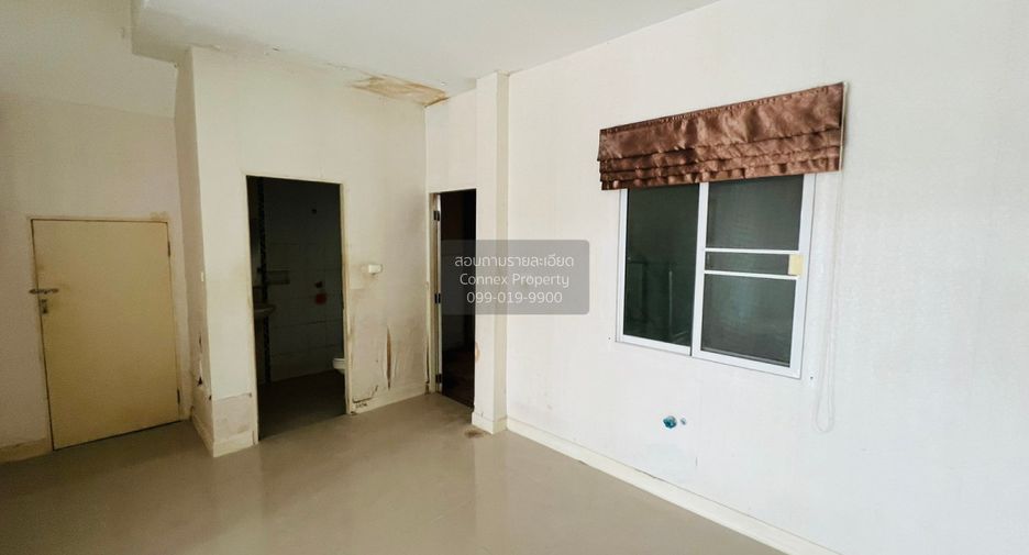 Casa adosada en venta de 3 habitaciones en Don Mueang, Bangkok