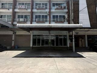 出售 4 卧室 商业空间 在 Ban Phaeo, Samut Sakhon