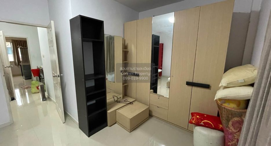 Casa adosada en venta de 4 habitaciones en Bang Khen, Bangkok