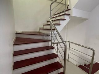 Casa adosada en venta de 4 habitaciones en Bang Khen, Bangkok
