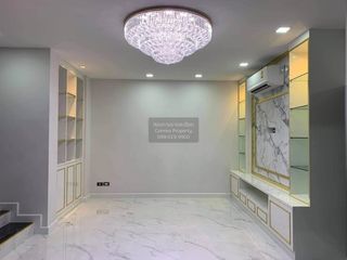 For sale 3 ベッドルーム house in Wang Thonglang, Bangkok