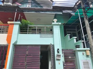 出售 3 卧室 联排别墅 在 Wang Thong Lang, 曼谷