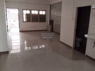 Casa adosada en venta de 2 habitaciones en Nong Chok, Bangkok