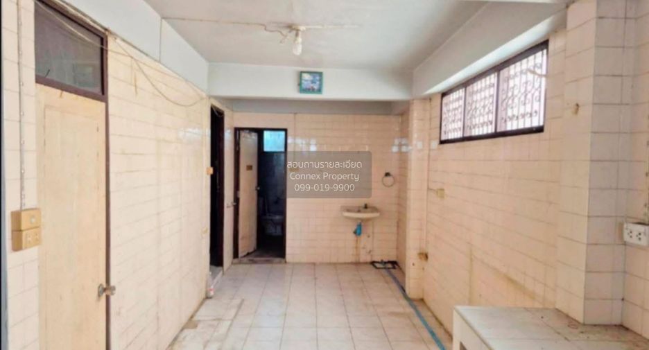 Haus zum Kauf mit 1 Zimmer in Khan Na Yao, Bangkok