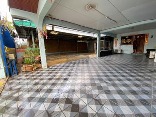 Haus zum Kauf mit 1 Zimmer in Khan Na Yao, Bangkok