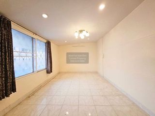 Haus zum Kauf mit 1 Zimmer in Khan Na Yao, Bangkok