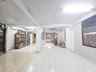 Haus zum Kauf mit 1 Zimmer in Khan Na Yao, Bangkok