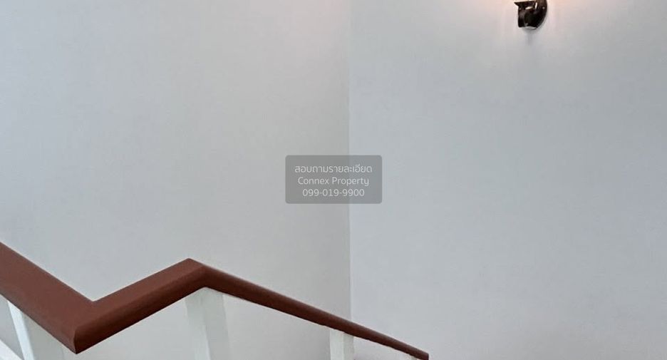 Casa adosada en venta de 3 habitaciones en Phutthamonthon, Nakhon Pathom