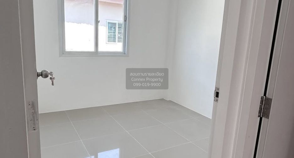 Casa adosada en venta de 3 habitaciones en Phutthamonthon, Nakhon Pathom