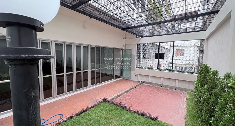 Casa adosada en venta de 4 habitaciones en Bang Rak, Bangkok