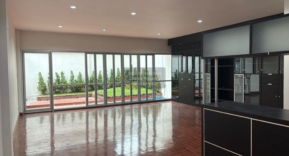 Casa adosada en venta de 4 habitaciones en Bang Rak, Bangkok