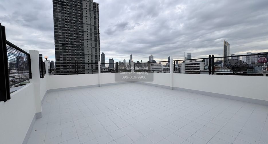 Casa adosada en venta de 4 habitaciones en Bang Rak, Bangkok