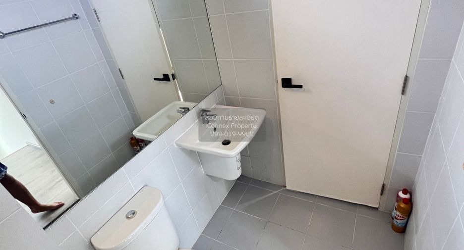 Casa adosada en venta de 3 habitaciones en Bang Khen, Bangkok