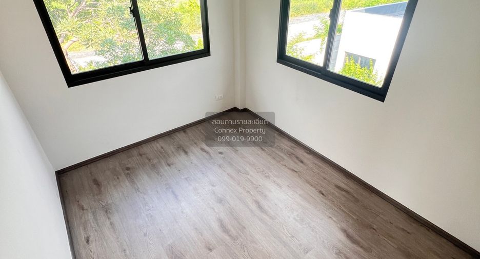 Casa adosada en venta de 3 habitaciones en Bang Khen, Bangkok
