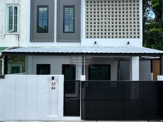 Reihenhaus zum Kauf mit 4 Zimmer in Mueang Phuket, Phuket
