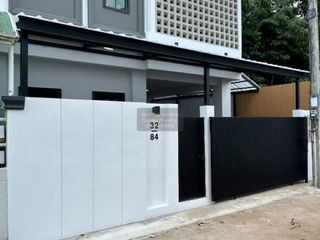 Reihenhaus zum Kauf mit 4 Zimmer in Mueang Phuket, Phuket
