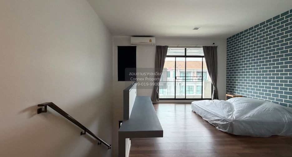 Casa adosada en venta de 3 habitaciones en Bang Khun Thian, Bangkok
