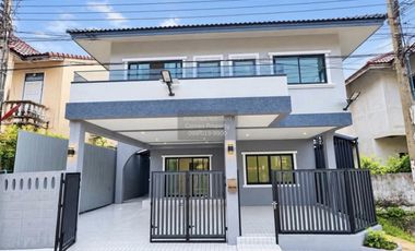 出售 4 卧室 独立屋 在 Phasi Charoen, 曼谷