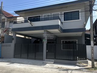 For sale 4 bedrooms house in Phasi Charoen, Bangkok