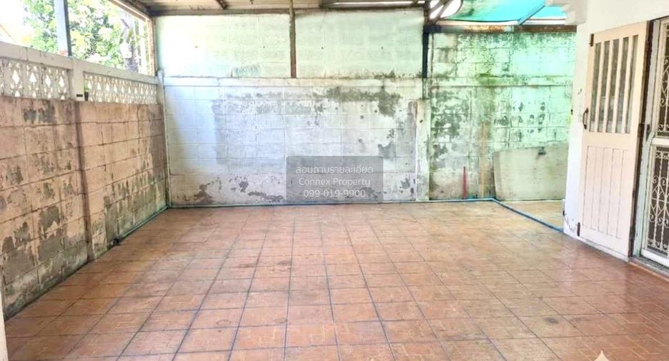 Casa adosada en venta de 3 habitaciones en Bang Khen, Bangkok