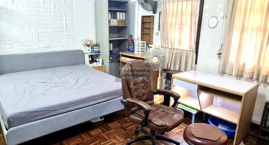 Casa adosada en venta de 3 habitaciones en Bang Khen, Bangkok