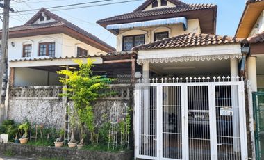 Casa adosada en venta de 3 habitaciones en Bang Khen, Bangkok