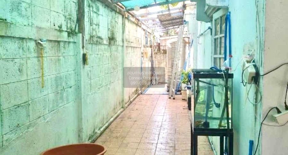 Casa adosada en venta de 3 habitaciones en Bang Khen, Bangkok