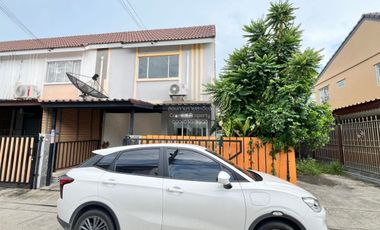 For sale 3 ベッドルーム townhouse in Sam Phran, Nakhon Pathom
