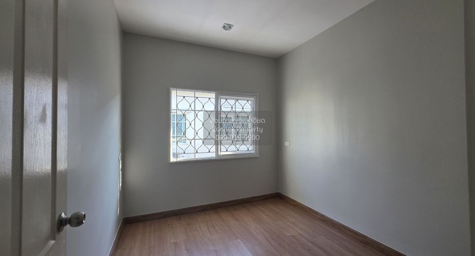 À vendre 4 chambres maison de ville à Bang Kruai, Nonthaburi