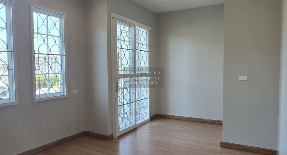 À vendre 4 chambres maison de ville à Bang Kruai, Nonthaburi