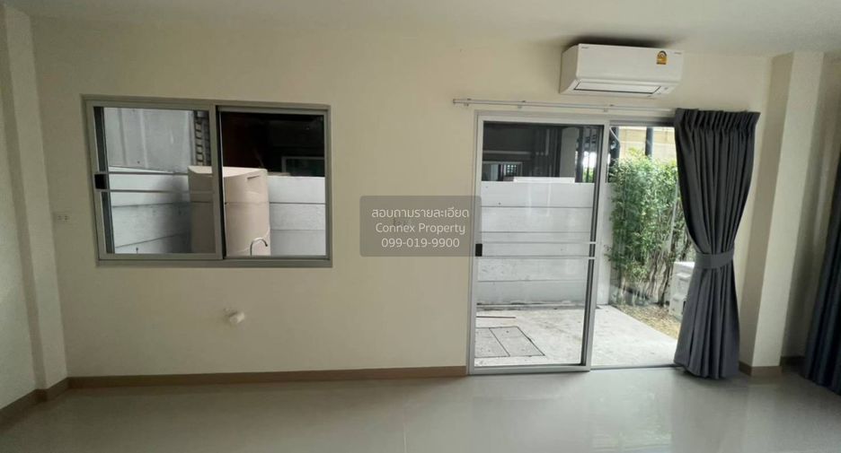 À vendre 3 chambres maison de ville à Bang Khun Thian, Bangkok