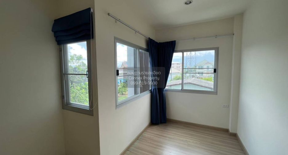 À vendre 3 chambres maison de ville à Bang Khun Thian, Bangkok